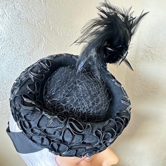 SMART 1940s\' BLACK FELT TILT HAT WITH SHINY BLACK TRIM + TALL FEATHERS main image 4
